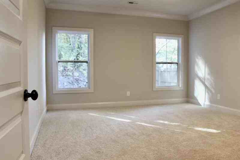 1736 Mccullough Ave Ne - Photo 6 of 22