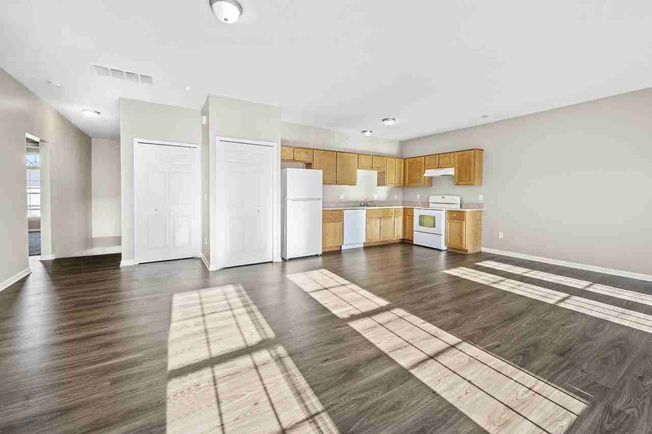 Towne Center Flats - Photo 3 of 13