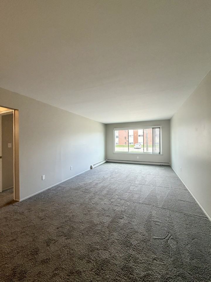 Sycamore PH - Photo 2 of 34