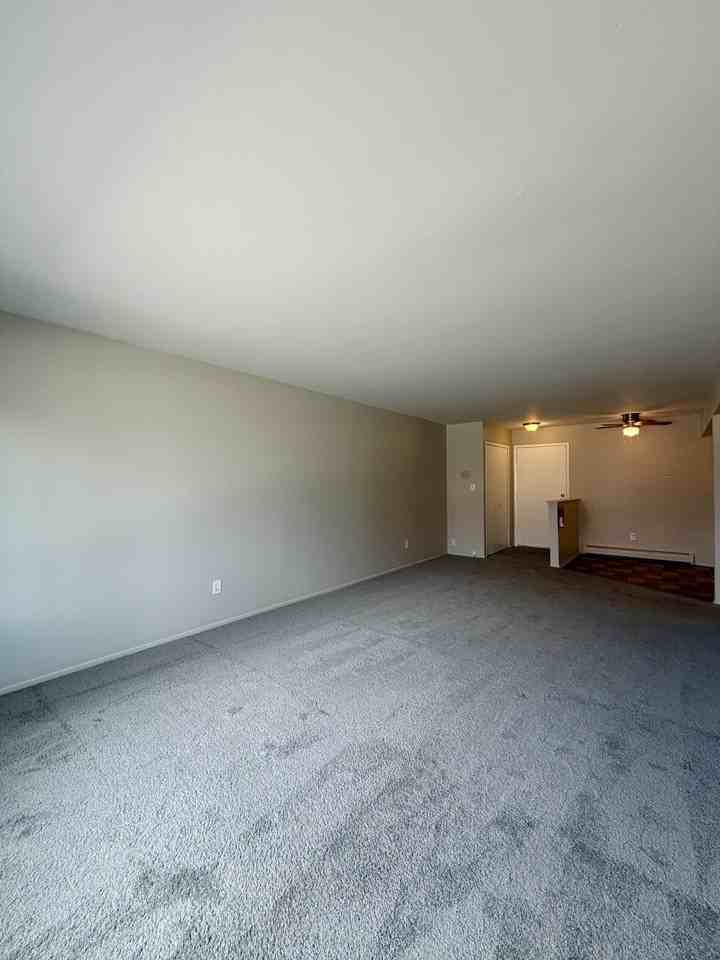 Sycamore PH - Photo 3 of 34