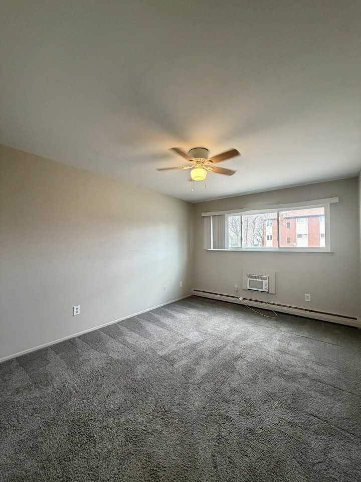 Sycamore PH - Photo 6 of 34