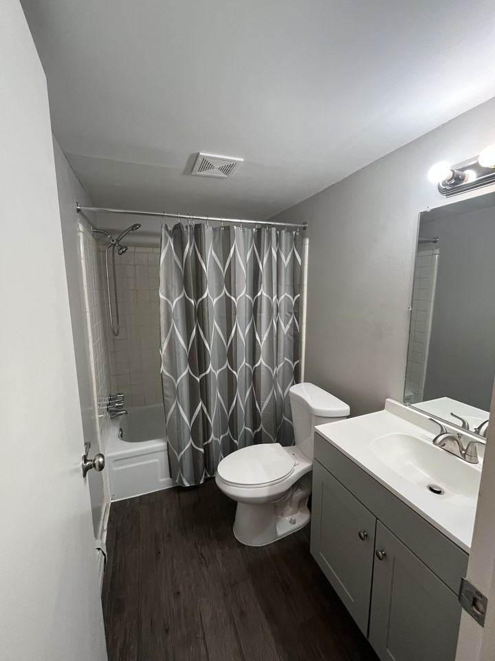 Sycamore PH - Photo 7 of 34