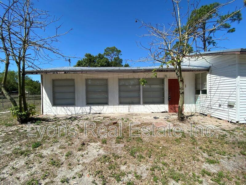 7656 Hart Dr #B - Photo 2 of 24