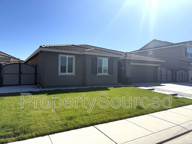 1978 Memorial Ln - Photo 3 of 43