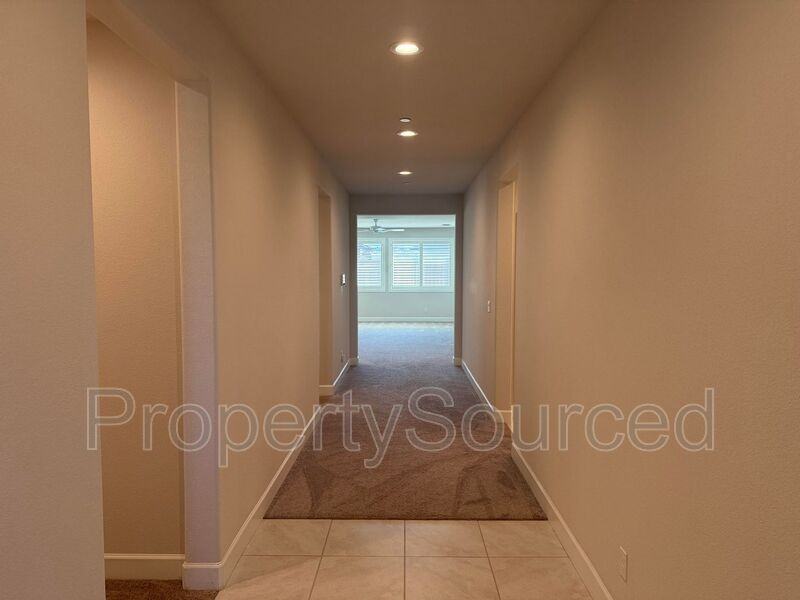 1978 Memorial Ln - Photo 4 of 43