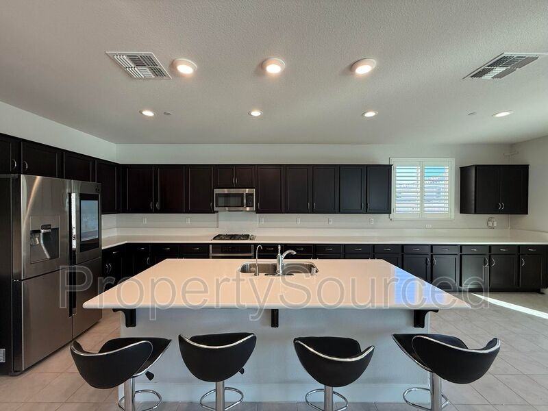 1978 Memorial Ln - Photo 6 of 43