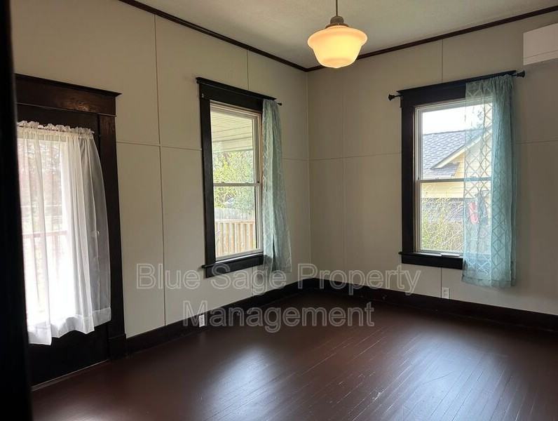 1226 Tremont St - Photo 4 of 33