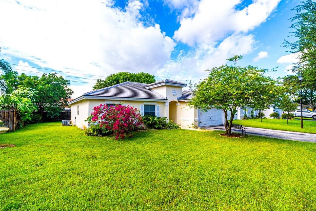 9012 Southwest 20th Place