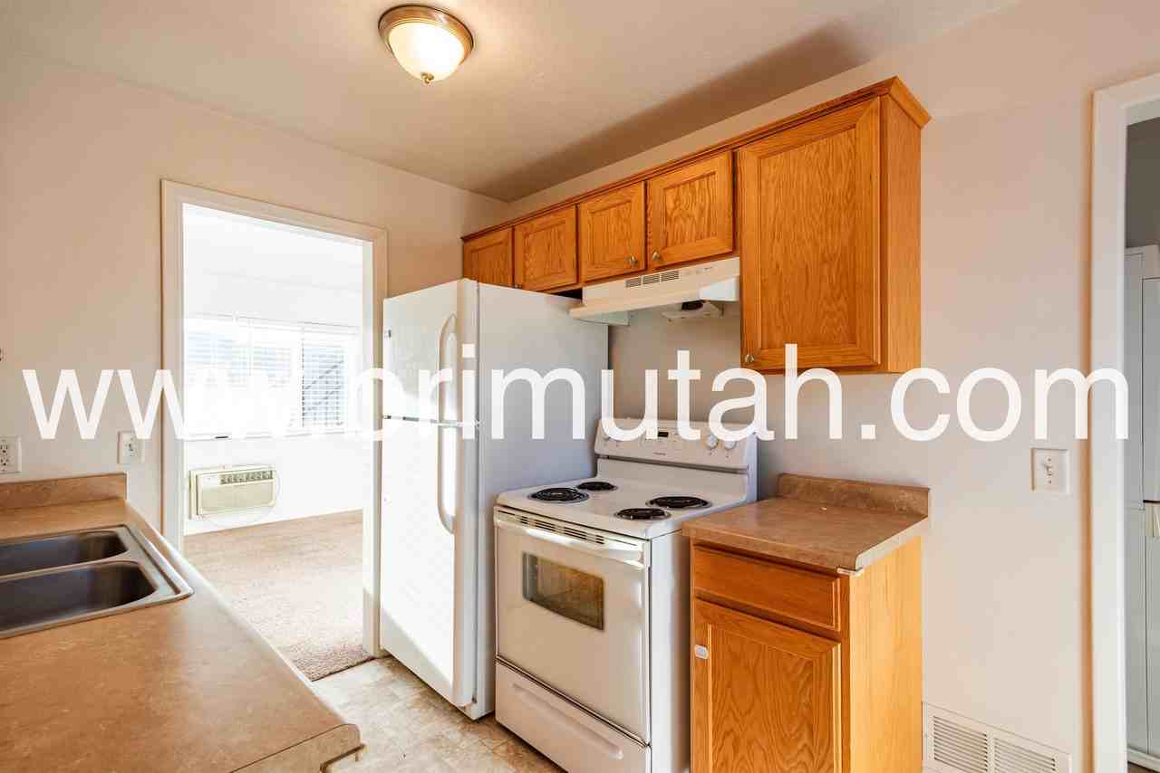 2241 E. Laney Ave. - Photo 6 of 31
