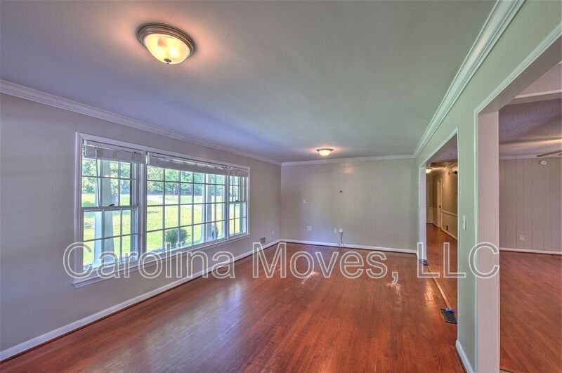 1881 Fernwood Glendale Rd - Photo 5 of 29