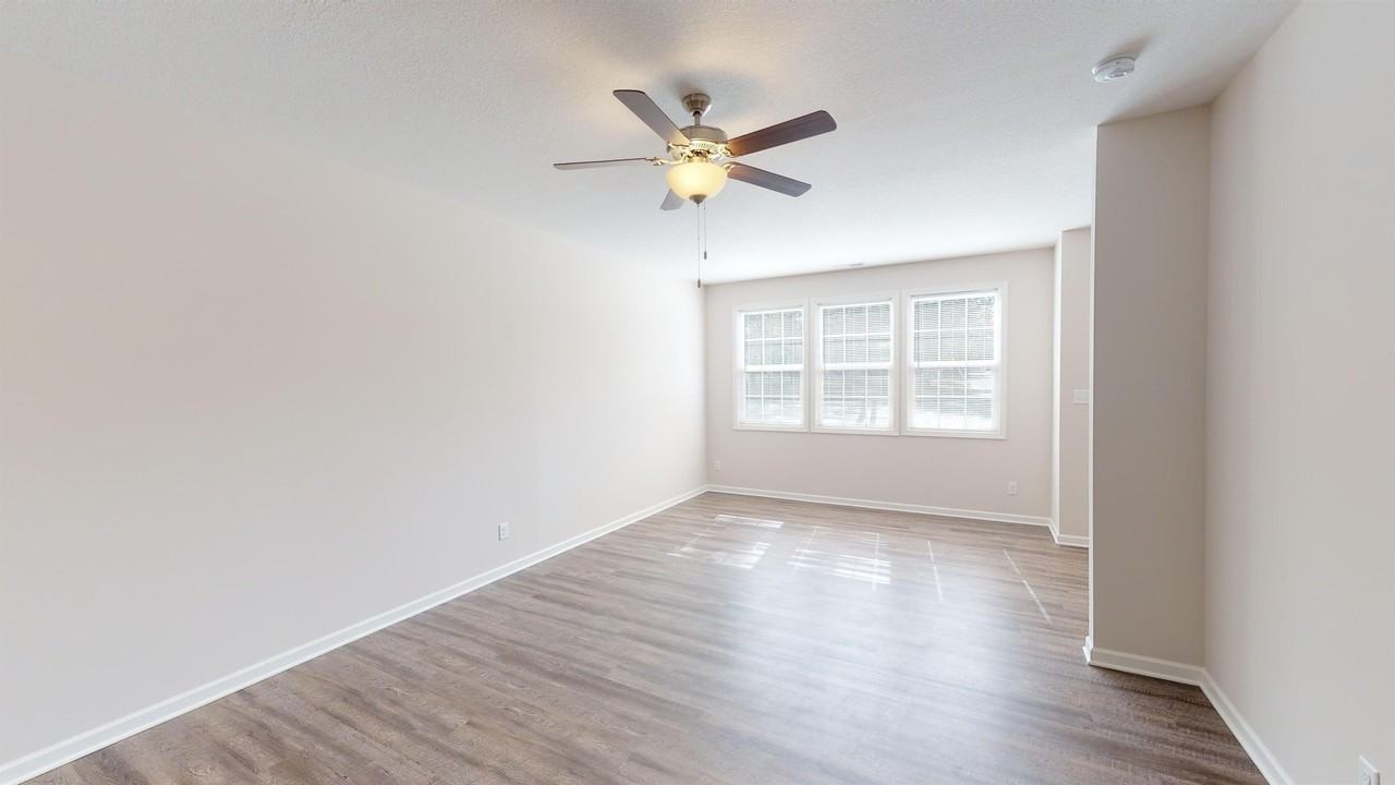 310 Bogle Street - Photo 4 of 18