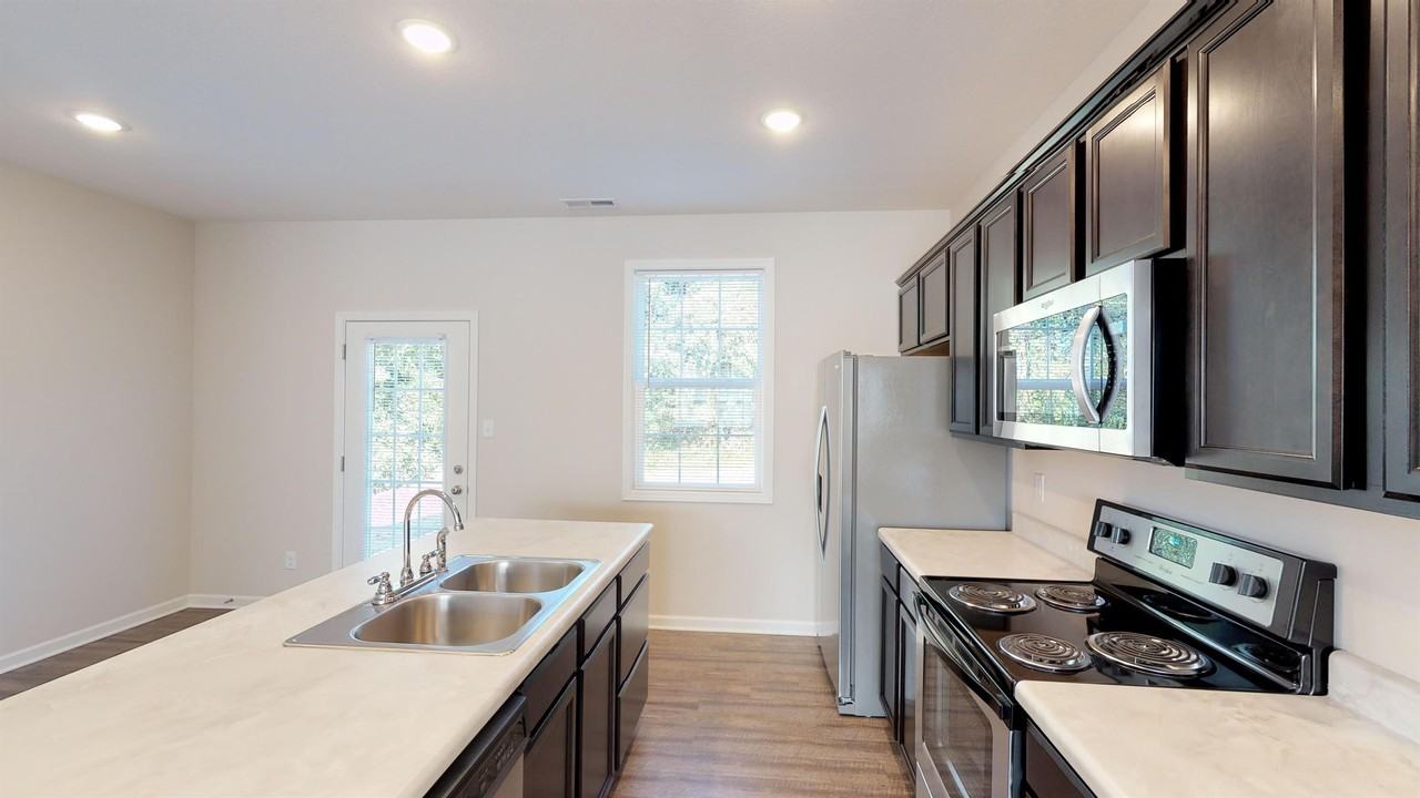 310 Bogle Street - Photo 7 of 18