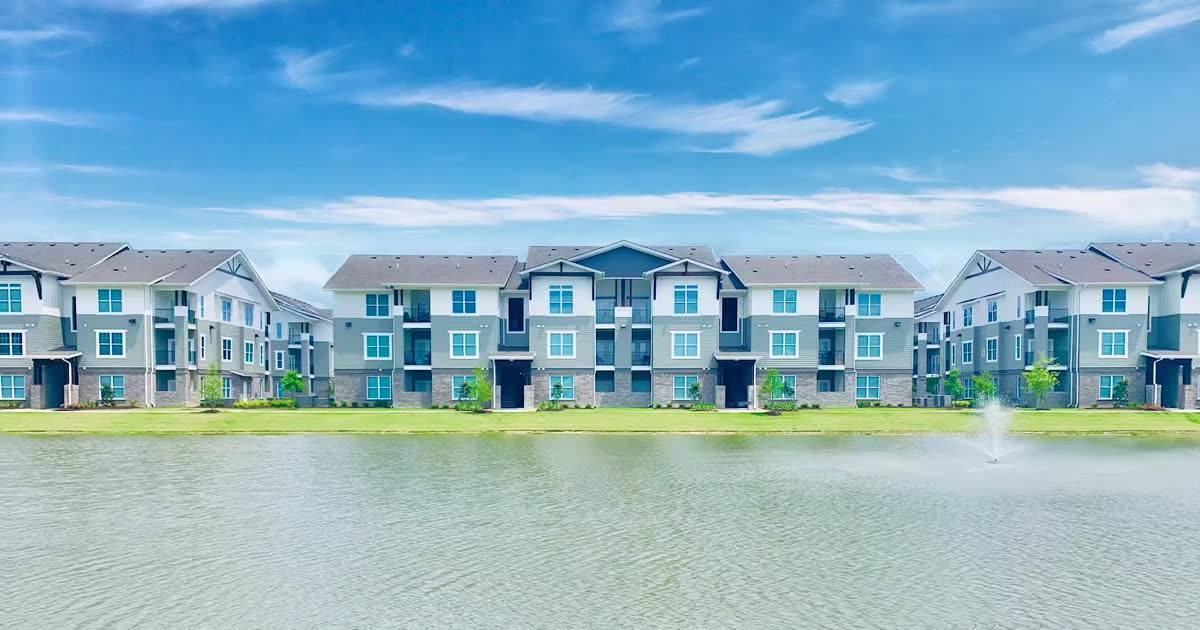 Silver Oaks Apartments - Photo 2 of 39