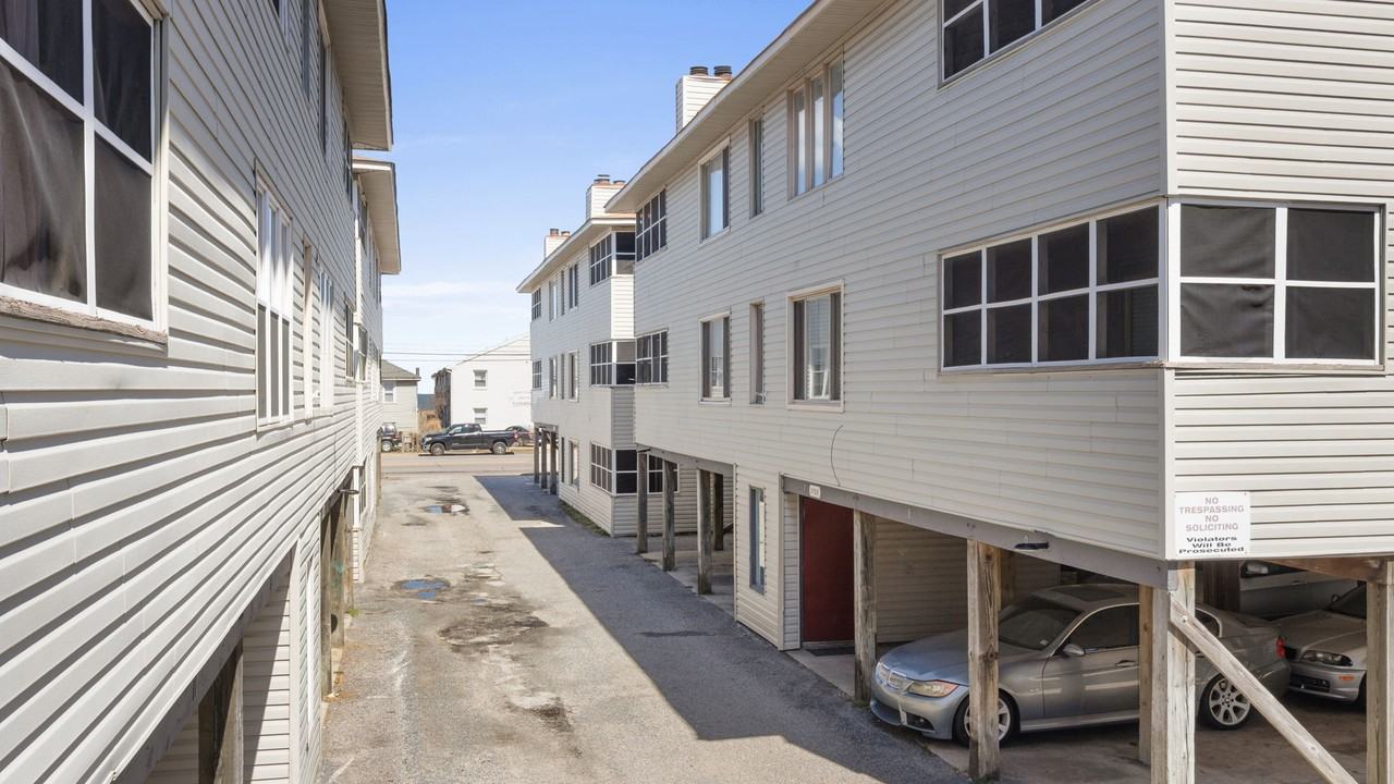 1415 East Ocean View Avenue - Photo 6 of 50