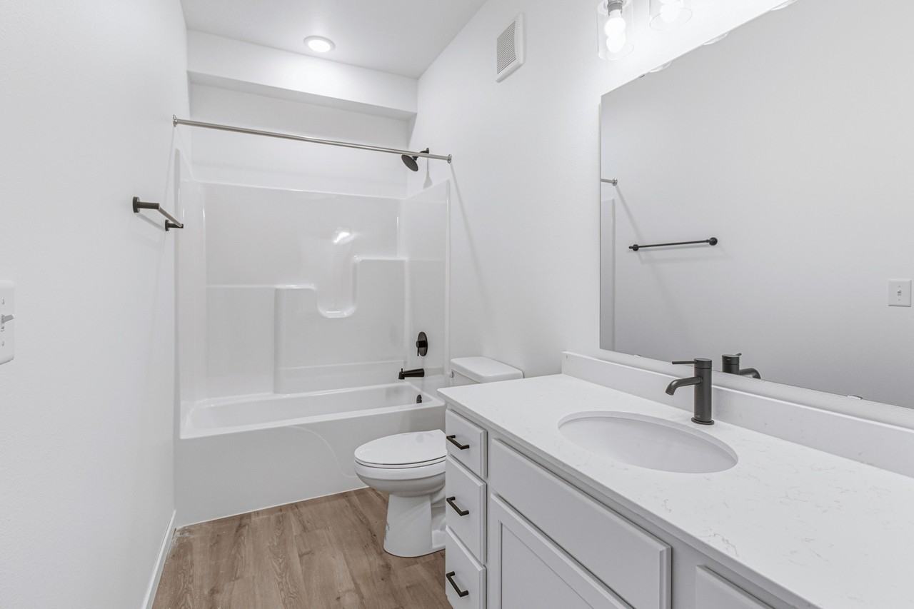 2465 62nd Avenue South - Photo 6 of 50