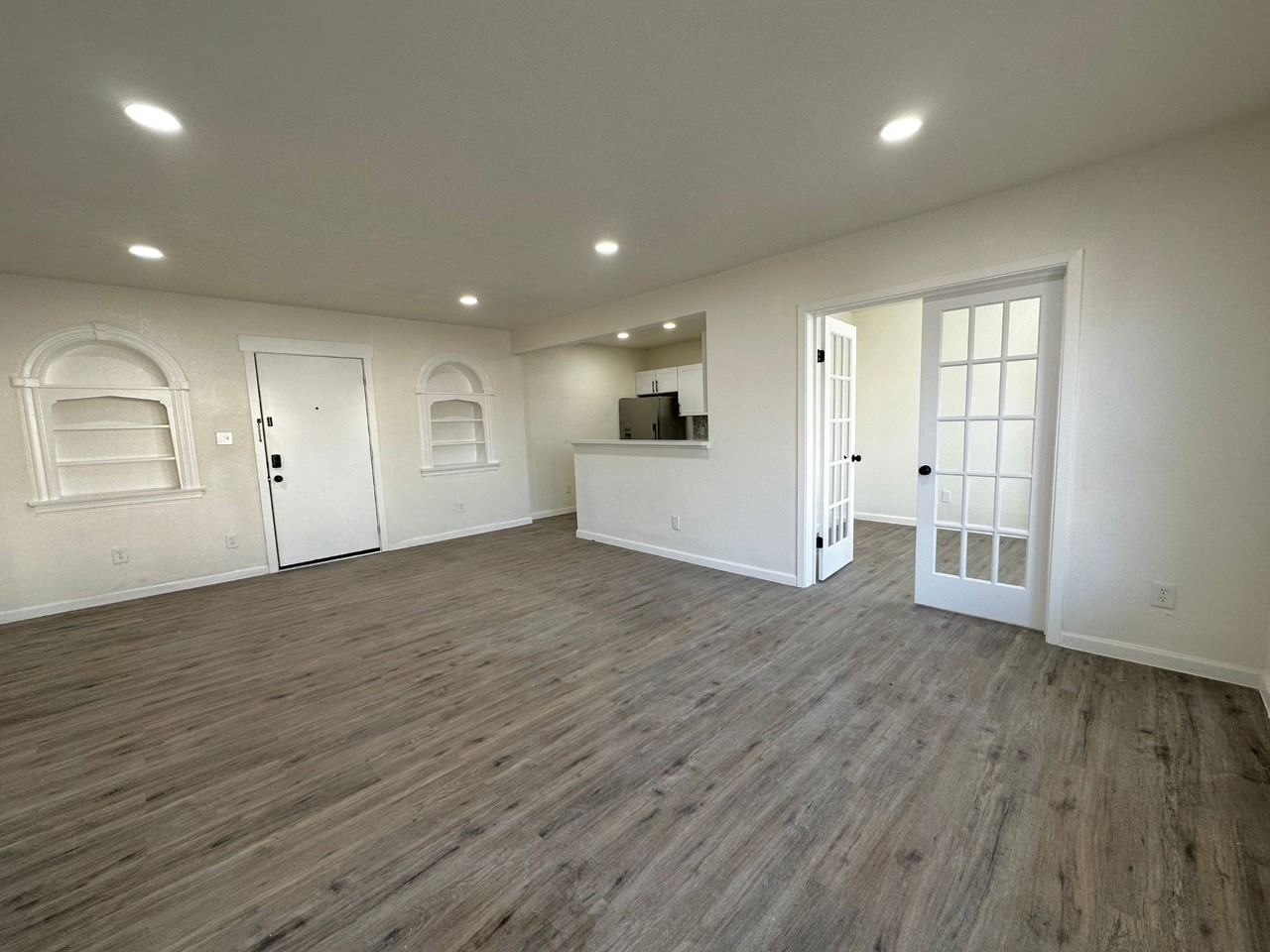 5934 Victor Street - Photo 2 of 24