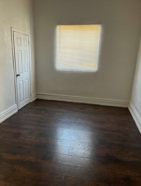 941 N. Madison St. - Photo 4 of 12