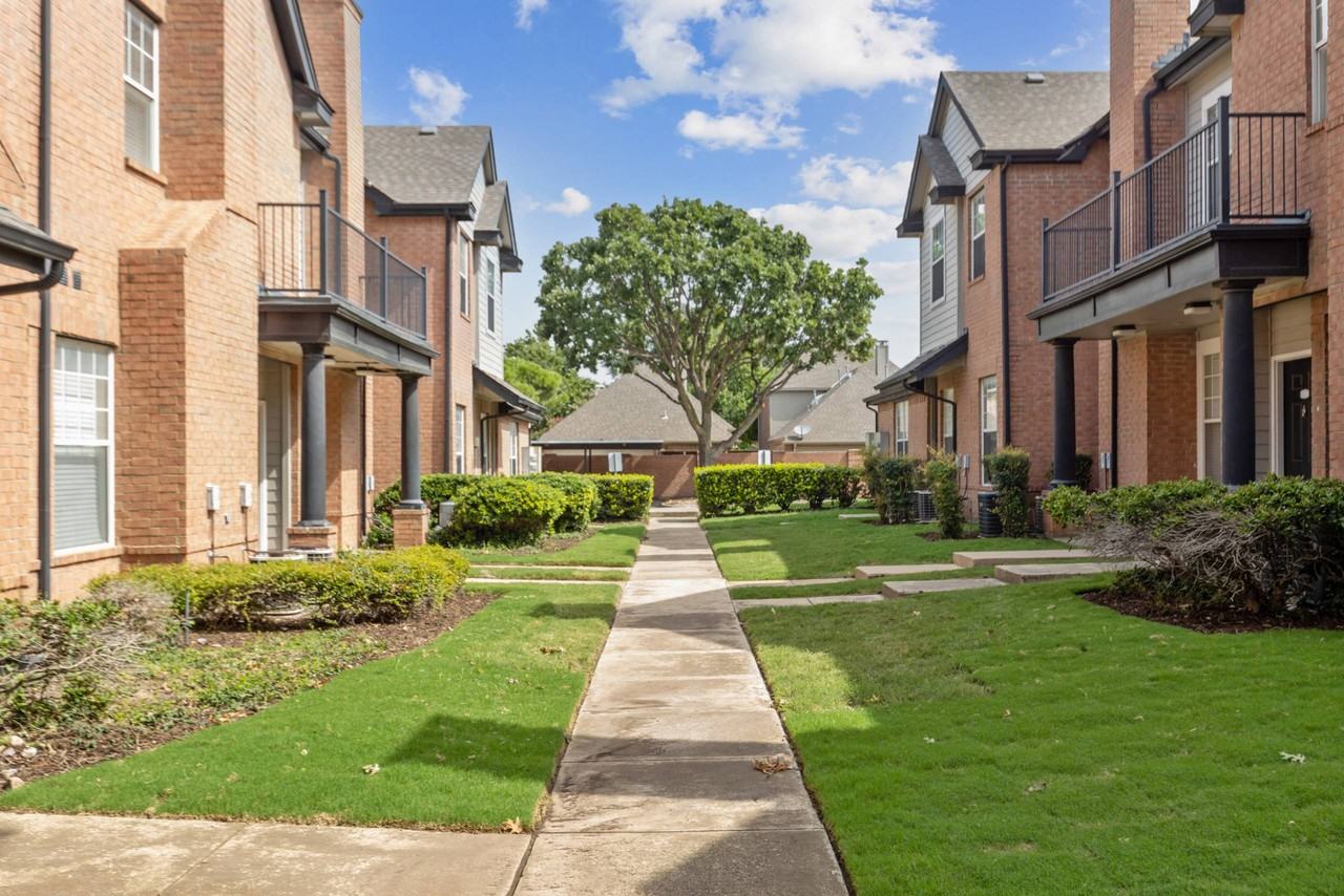 Towns of Chapel Hill - Photo 4 of 18