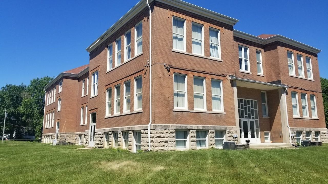 416 Sullivan Avenue - Photo 6 of 28