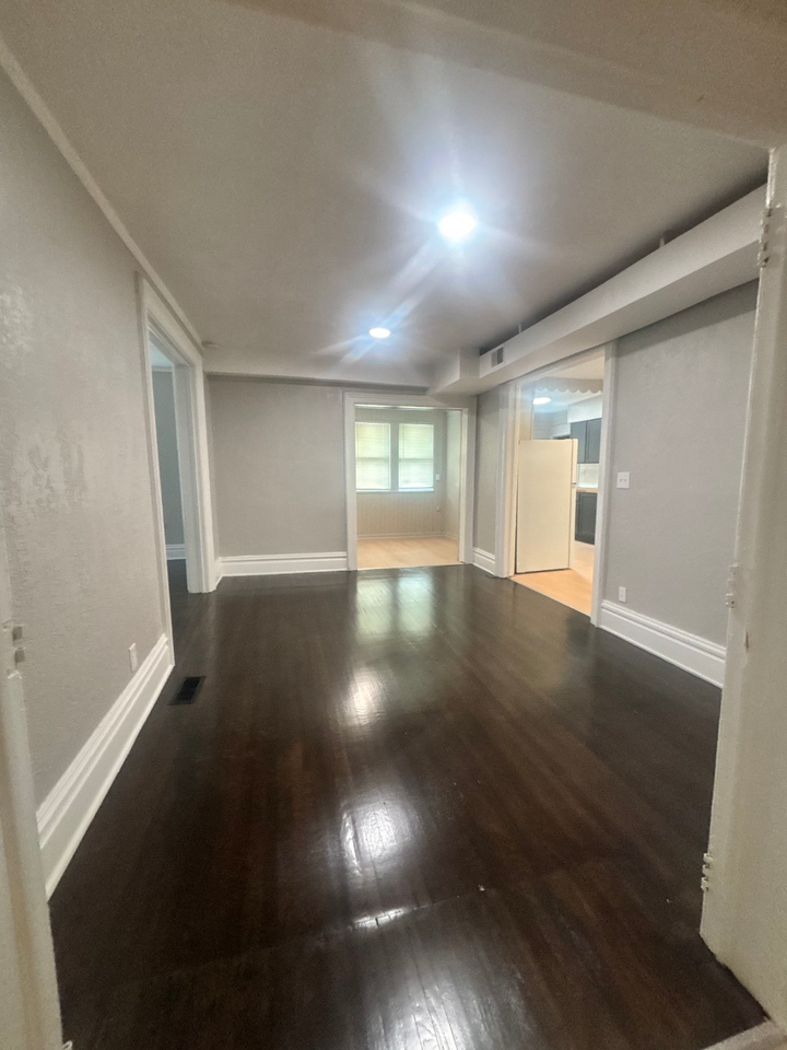 922 North Church Street #1 - Photo 4 of 8