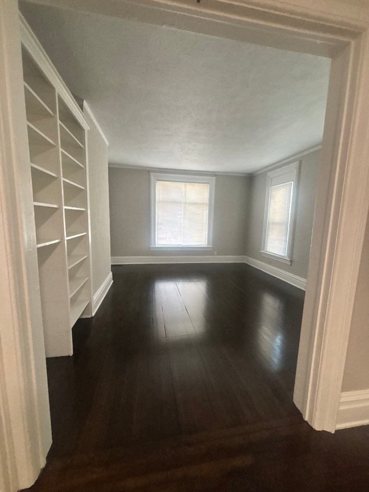 922 North Church Street #1 - Photo 5 of 8