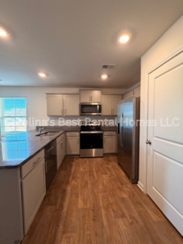 328 Sandbach Rd - Photo 4 of 19