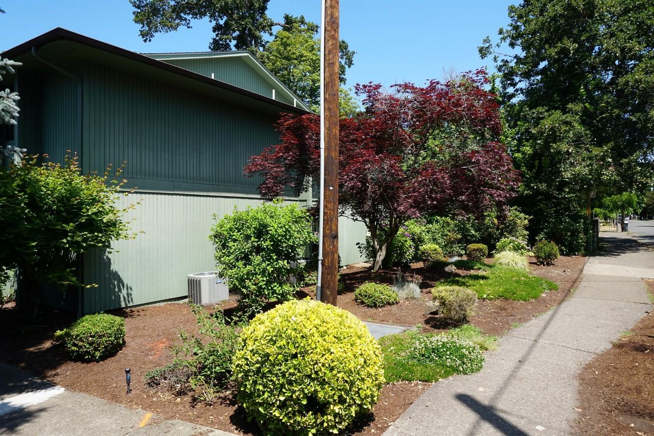 Oakwood Apartments - Photo 5 of 9
