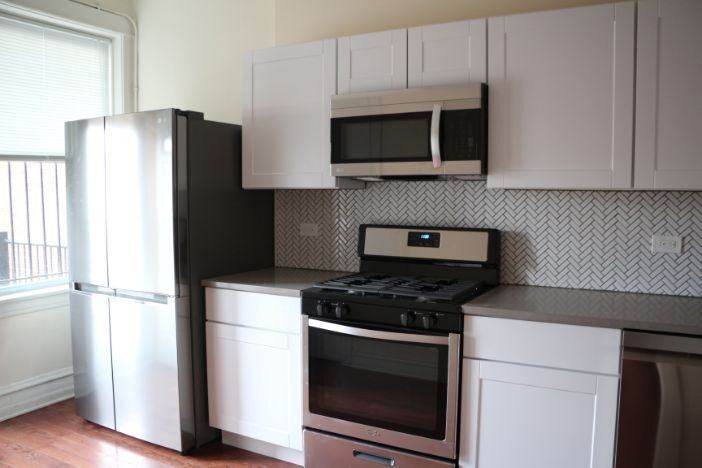 3823 North Southport Avenue - Photo 3 of 21
