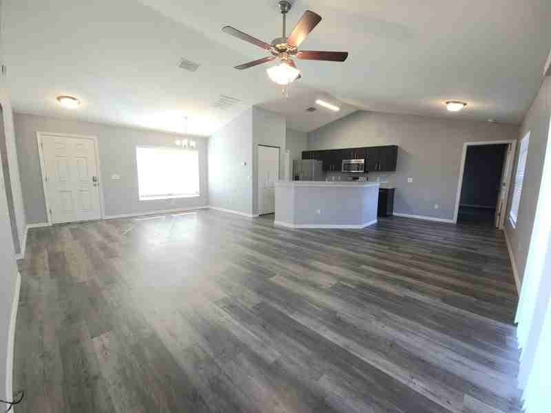 6031 Sw 154th Place Rd - Photo 6 of 11