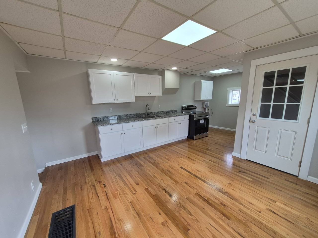 107 Broad Street - Photo 2 of 13