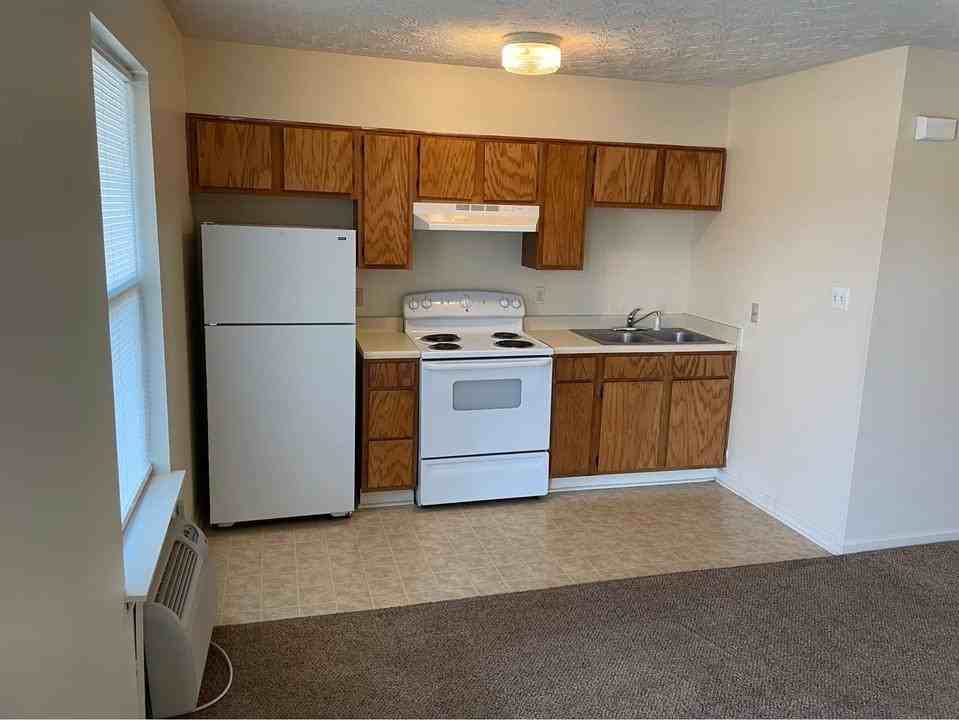 215 Keystone Drive - Photo 3 of 6