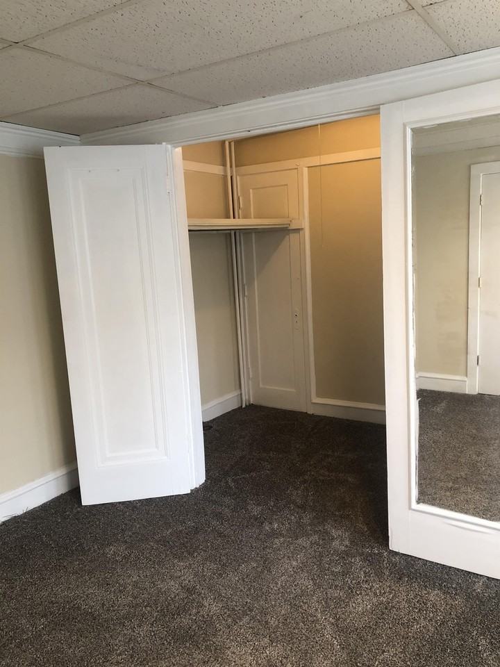 802 East Howard Street - Photo 5 of 18