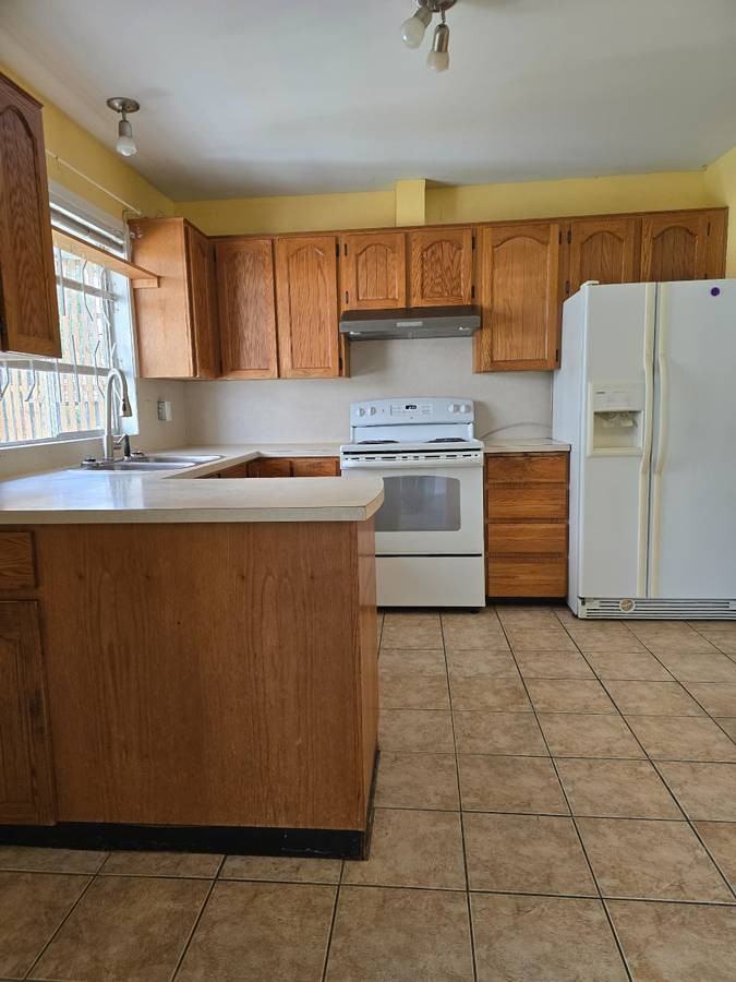 11990 Dover Street - Photo 2 of 24