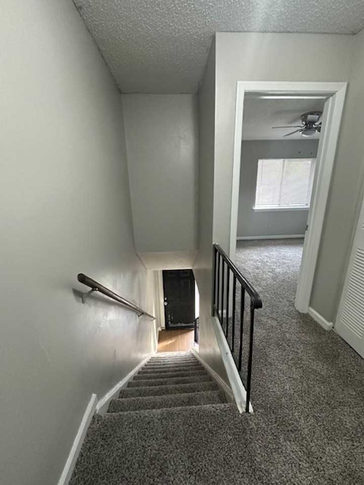 Oakview Townhomes - Photo 6 of 22