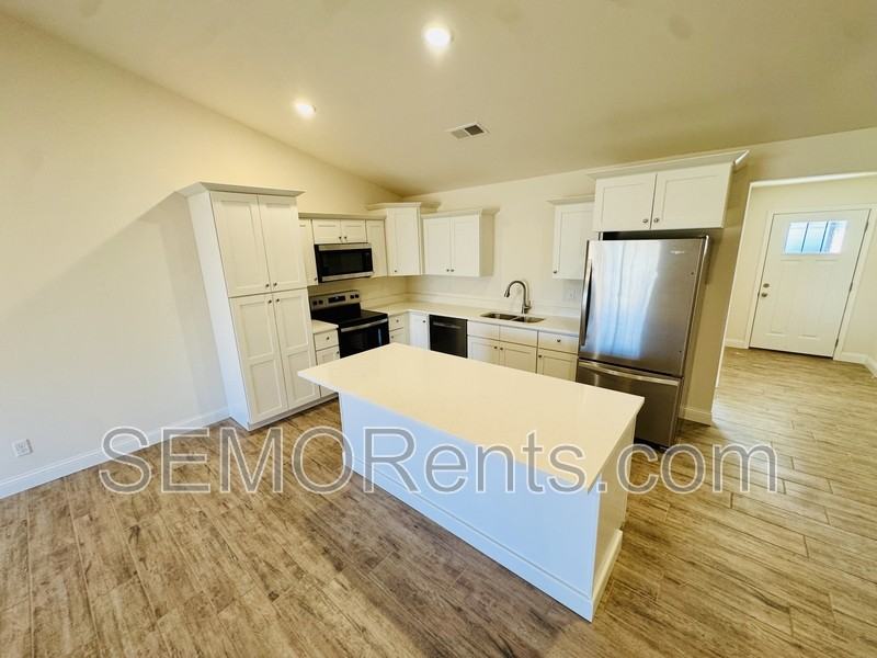 3932 Mckendree Crossing Dr - Photo 6 of 11