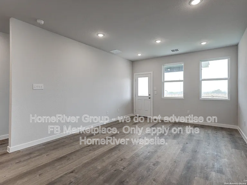 4318 Clarisse St - Photo 2 of 35