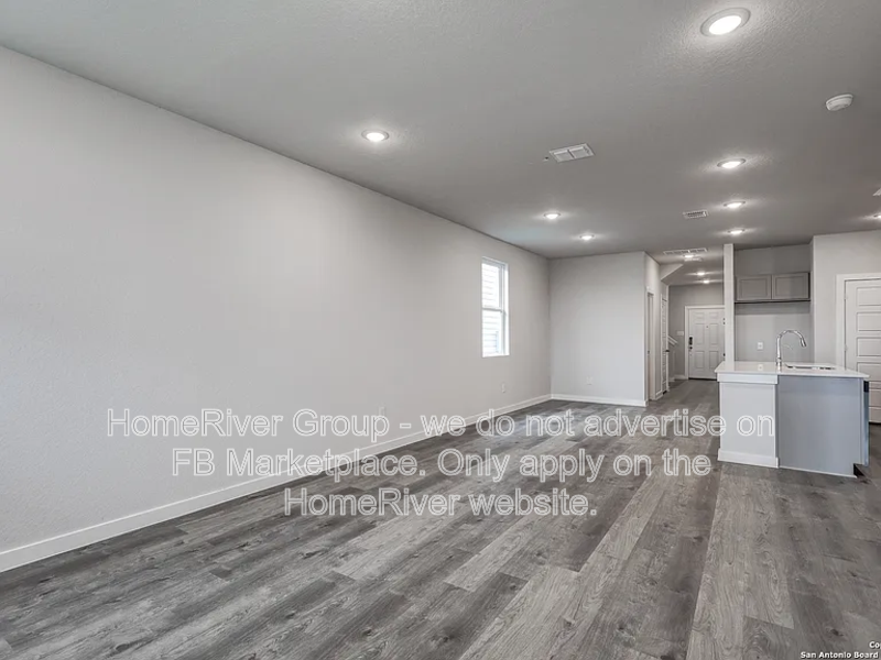 4318 Clarisse St - Photo 3 of 35