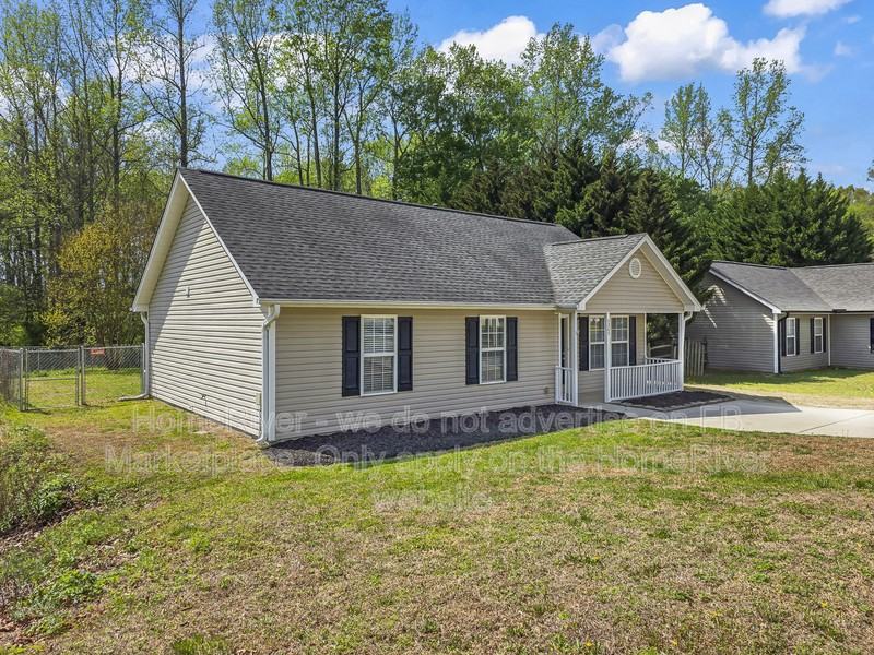 3345 Hunting Wood Ct - Photo 3 of 23