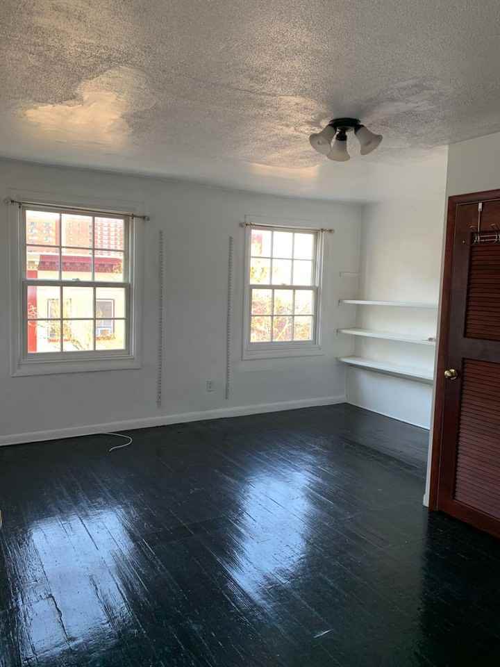 9 East Read Street - 8098 - Photo 2 of 12