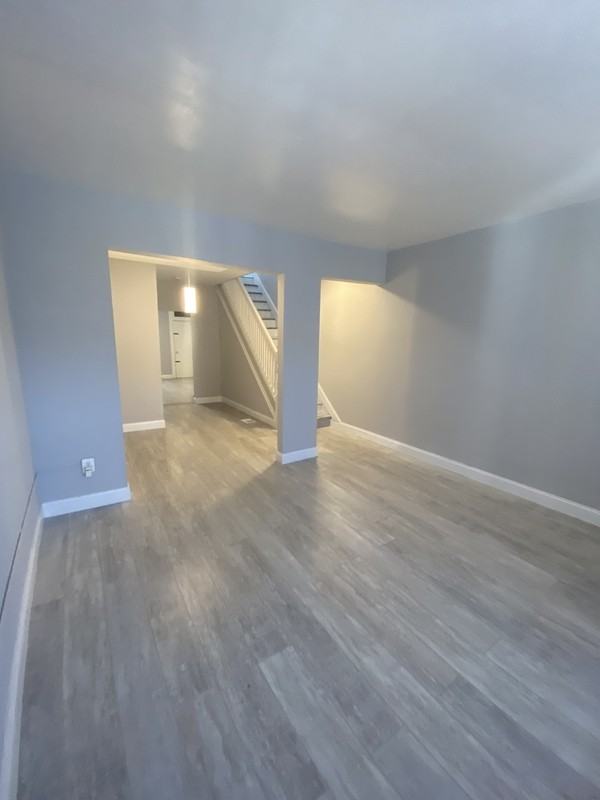 424 Ilchester Ave - Photo 4 of 23