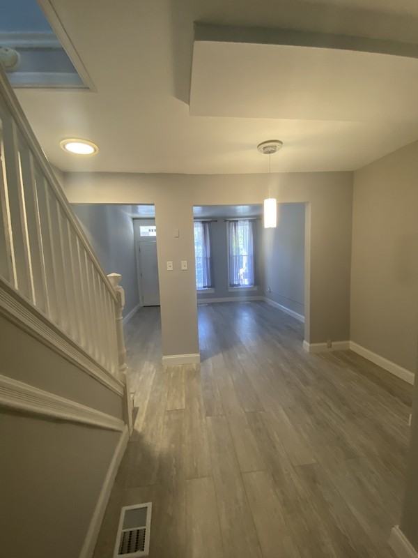 424 Ilchester Ave - Photo 6 of 23