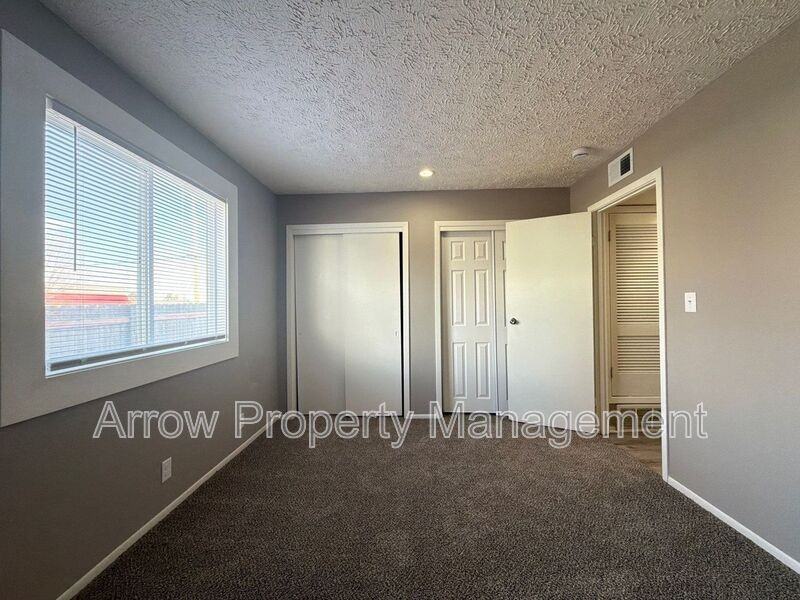 2110 J St #3 - Photo 7 of 8