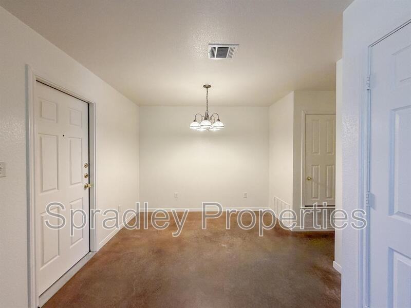 5702 Luxor Dr Apt B - Photo 5 of 16