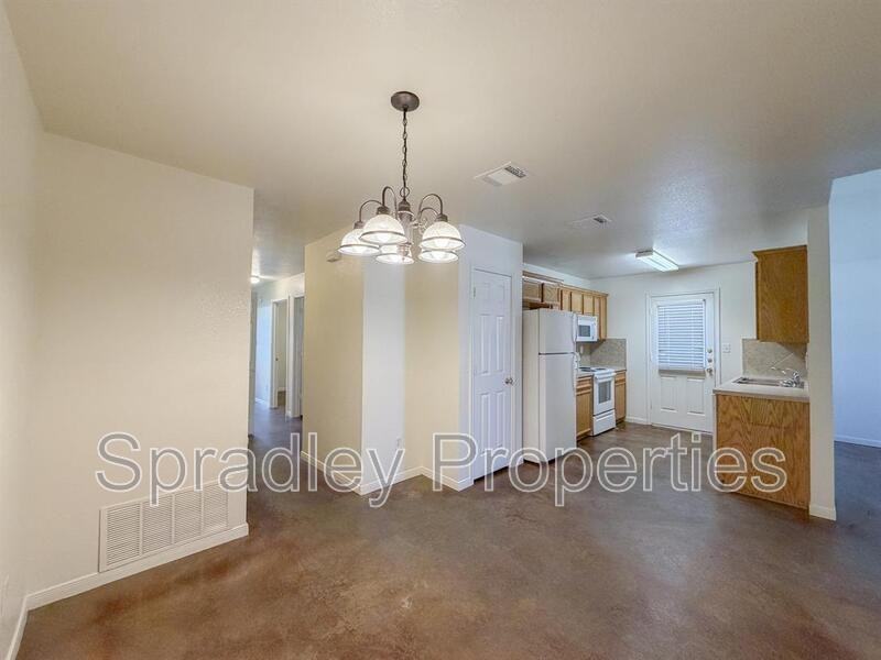 5702 Luxor Dr Apt B - Photo 6 of 16