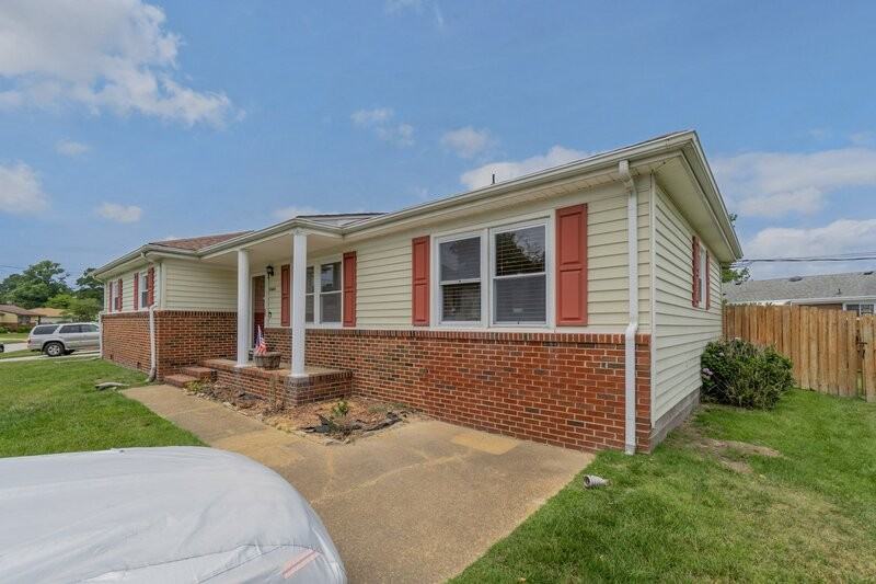 2484 Jasper Ct - Photo 3 of 35