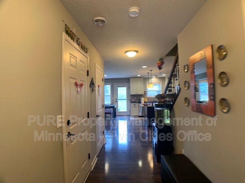 3467 Chestnut Ln - Photo 2 of 23