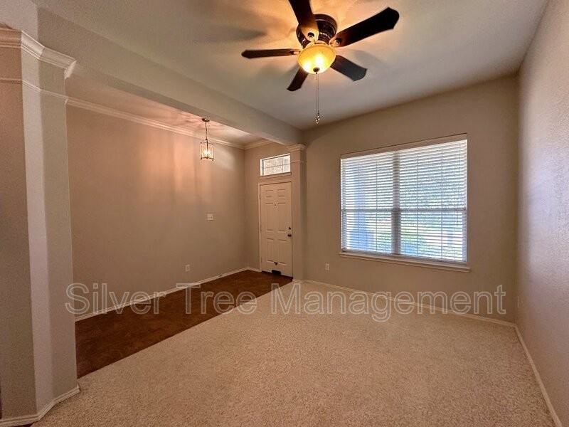 10601 Ambling Trl - Photo 6 of 38