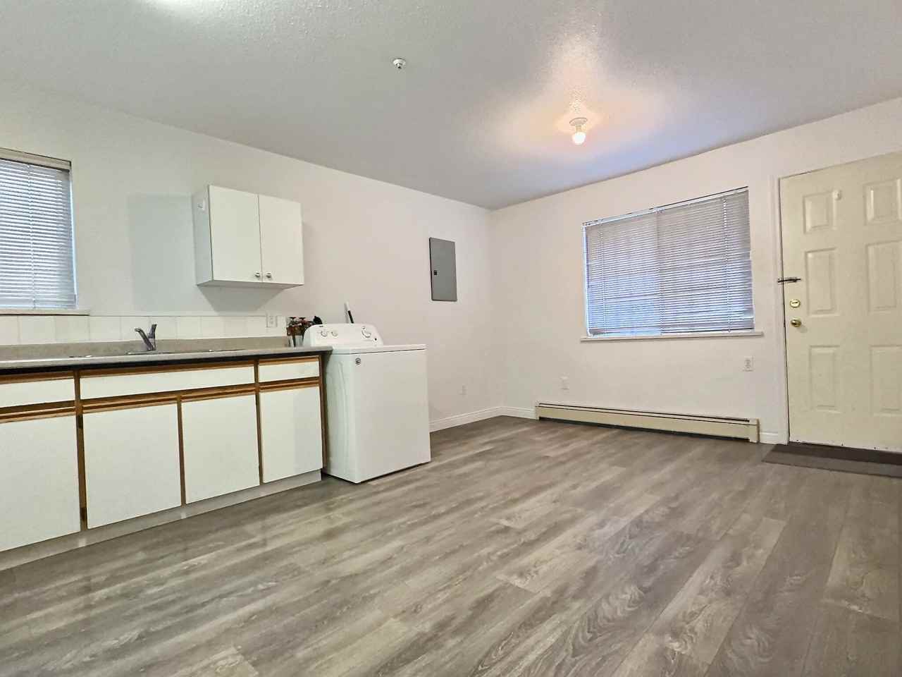 2861 Broadway Ave E - Photo 2 of 7