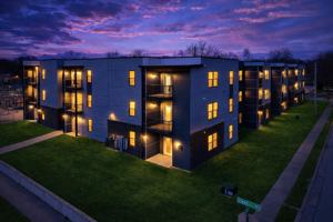 featured image of 505 W Grand St