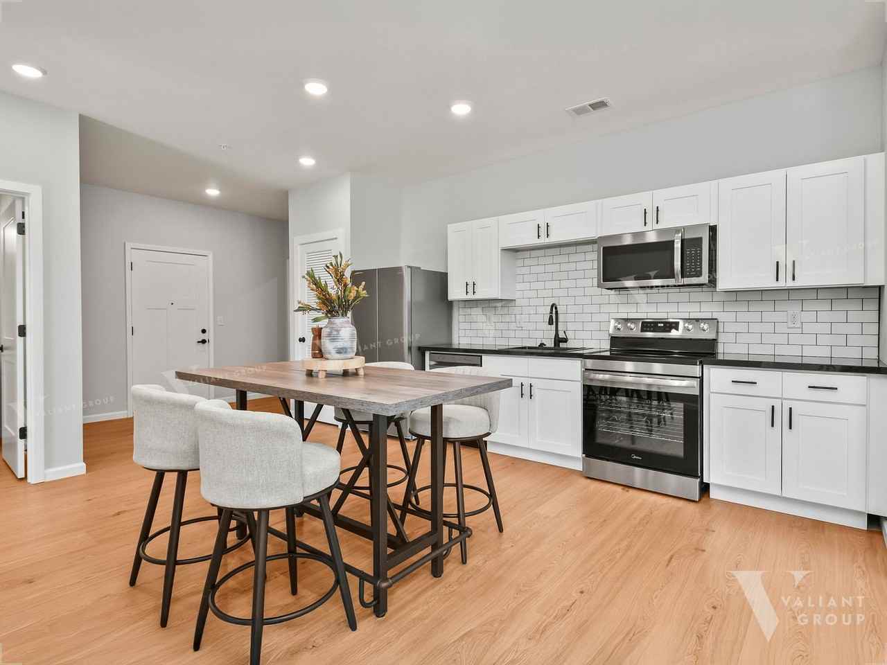 The Knoll - Photo 5 of 50